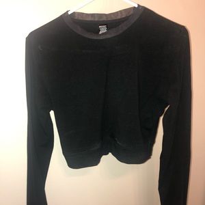 Victoria Sport: Black Long-sleeve Crop Top